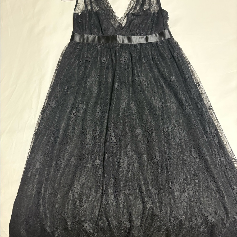 Club Monaco plunge  Black Lace Dress size 2